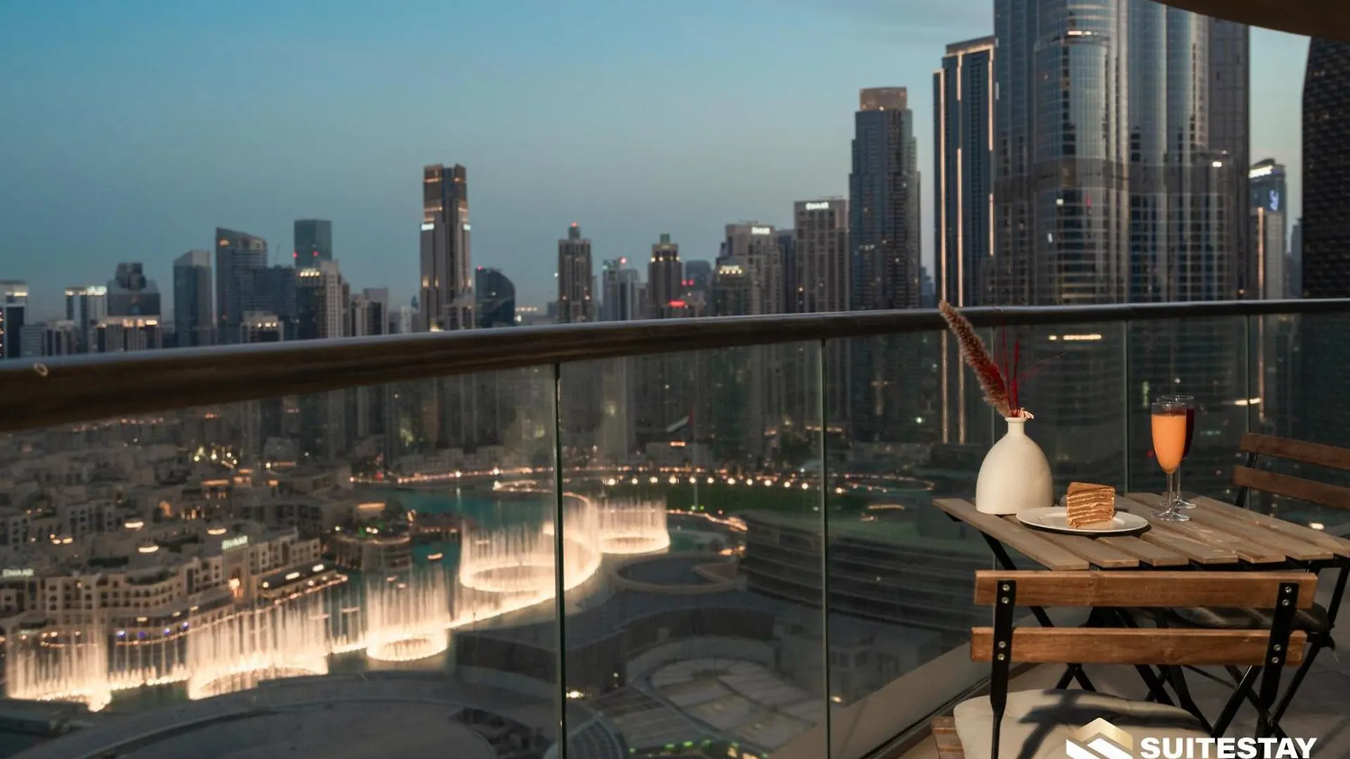 Fashion Avenue Dubai Mall 5*,